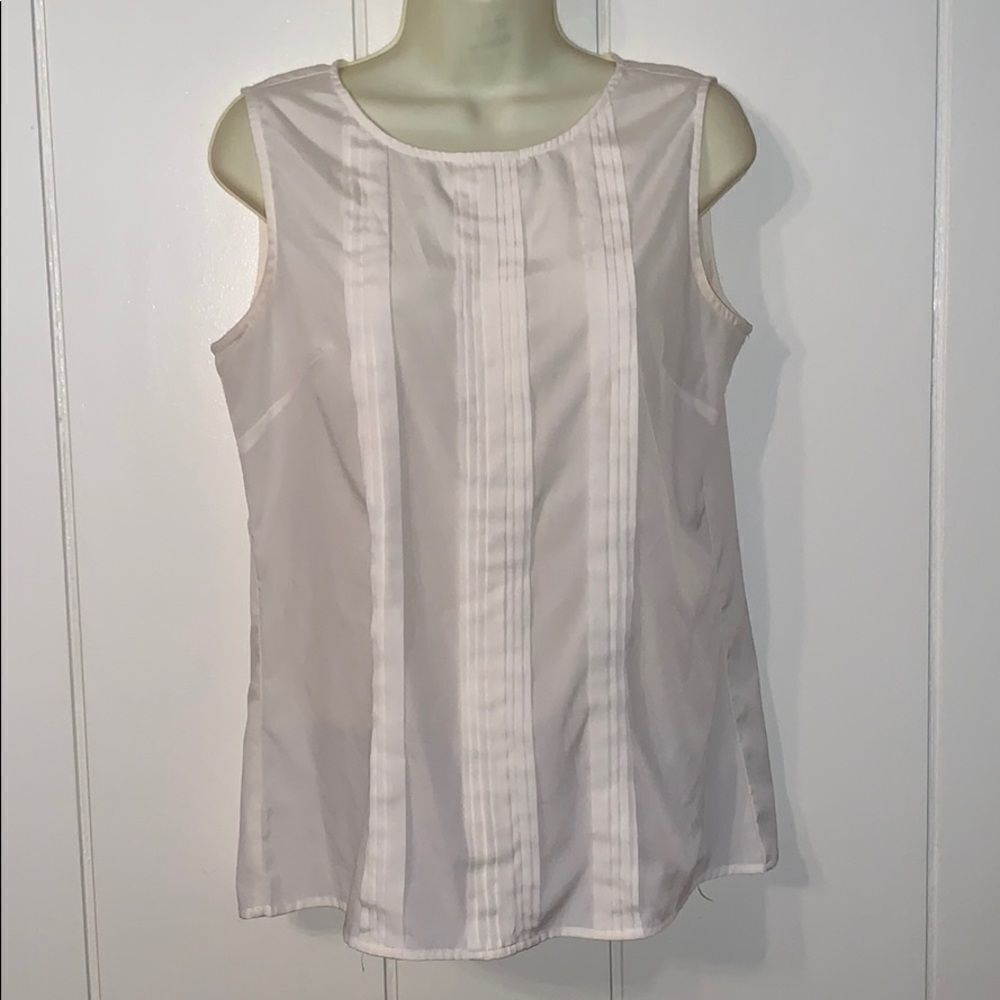 Banana Republic cream pleated polyester tank